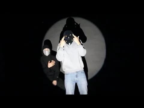 Standbild aus dem Musikvideo „Schuld“ von Chad & Wob